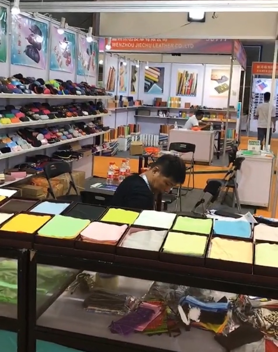 眼镜盒层板支架