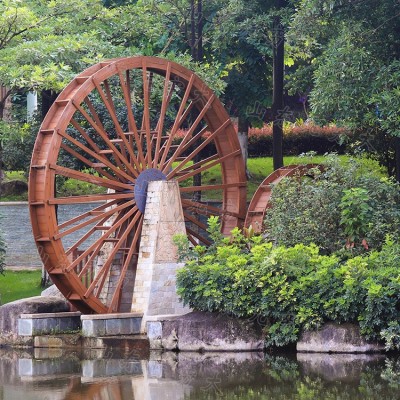 户外大型落地流水摆件 防腐木旋转水车 景区农家乐网红景观工程图5