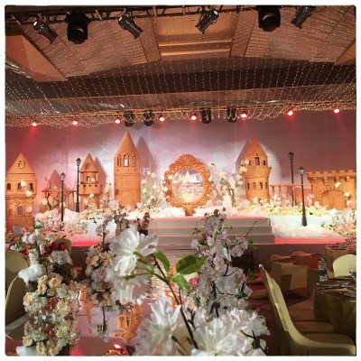 森系梦幻婚庆舞台背景布置泡沫雕塑欧式建筑房子城堡宝宝婚庆道具图4