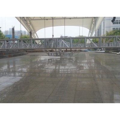 深圳职业技术学院广场舞台灯光架搭建安装调试图2