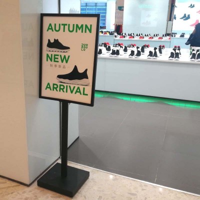 苹果立牌单杆看板架双面挂画架白色黑色金色广告展示器材展示架图3