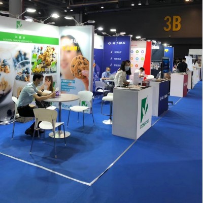 工厂供应热升华阻燃单弹经编布配套画面遮光全快装全投影全高清图3