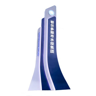 房地产商场户外大型不锈钢异形精神堡垒导视向牌雕塑制作生产厂家图4