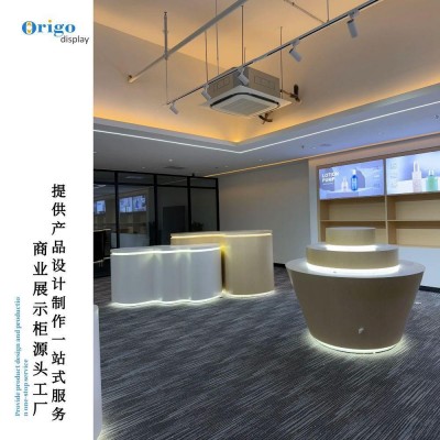 展览创意发光异形台流水旋转弧形展示台无人机圆形科技展 厅中岛柜图2