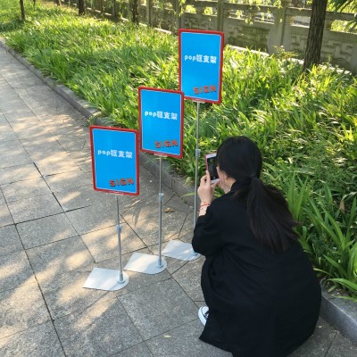 a4指示牌立牌pop促销架堆头牌广告展架仓库货架标识牌升缩调节架图3